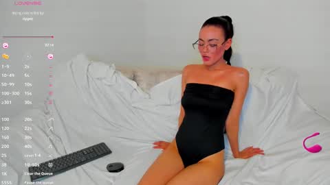 Snapshot of keily_brox chatting on 03.07.25 Keily brox online show from 03.07.25