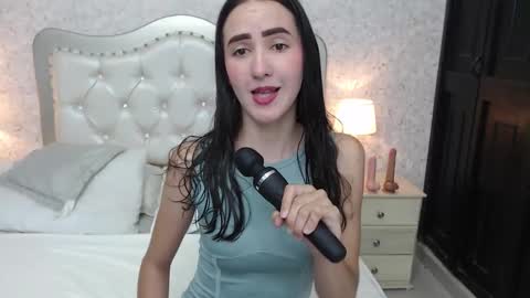 Snapshot of keily_garcia chatting on 02.25.26 Keily online show from 02.25.26