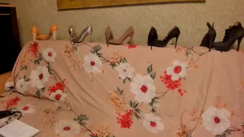 Snapshot of keira_neill chatting on 09.16.25 Kenya online show from 09.16.25