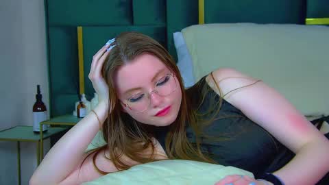 Keira online show from 03.12.25