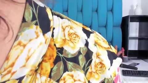 Snapshot of keiralennox chatting on 03.06.25 online show from 03.06.25