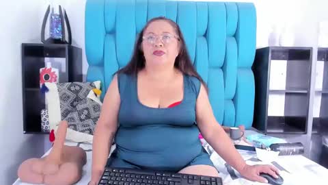 Snapshot of keiralennox chatting on 03.08.25 online show from 03.08.25