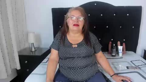 Snapshot of keiralennox chatting on 09.24.25 online show from 09.24.25