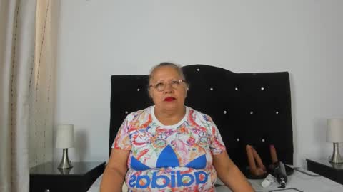 Snapshot of keiralennox chatting on 11.19.25 online show from 11.19.25