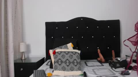 Snapshot of keiralennox chatting on 11.20.25 online show from 11.20.25