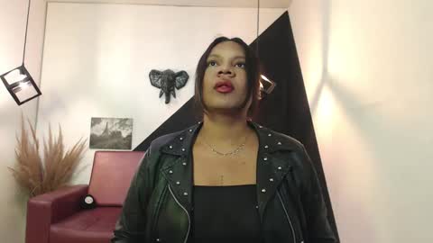 Snapshot of keiraluna chatting on 12.15.25 online show from 12.15.25