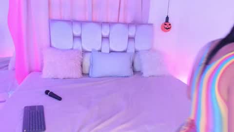 Keisy  online show from 10.23.25