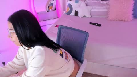 Keisy  online show from 11.15.25