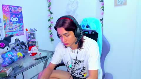 Snapshot of keita_moon chatting on 12.15.24 Keita moon online show from 12.15.24