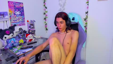 Snapshot of keita_moon chatting on 12.19.24 Keita moon online show from 12.19.24