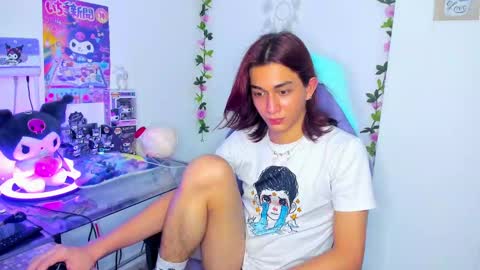 Snapshot of keita_moon chatting on 12.29.24 Keita moon online show from 12.29.24