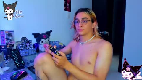 Snapshot of keita_moon chatting on 10.04.25 Keita moon online show from 10.04.25