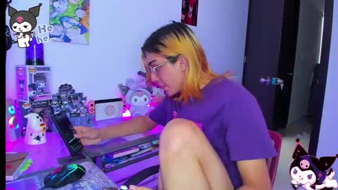 Snapshot of keita_moon chatting on 10.29.25 Keita moon online show from 10.29.25