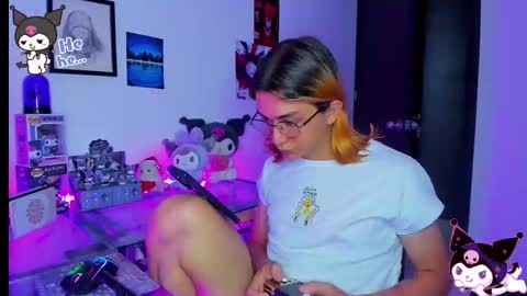 Snapshot of keita_moon chatting on 11.19.25 Keita moon online show from 11.19.25