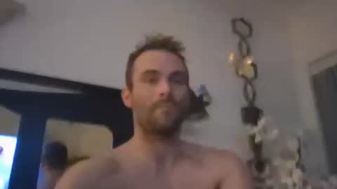 Snapshot of keithross1205 chatting on 03.08.25 clyde online show from 03.08.25