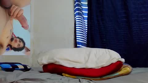 Snapshot of keivid_2303 chatting on 01.05.25 david online show from 01.05.25