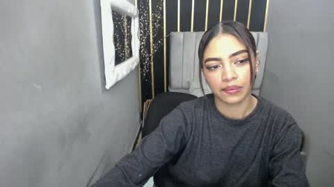  K E I Z Y  online show from 12.17.24