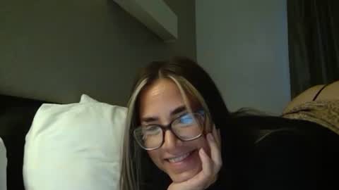 kekes2015 online show from 10.13.25