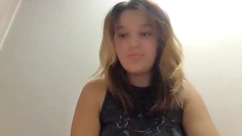 kelli_nuna_bebe online show from 06.26.26