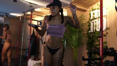 kelly__thomson online show from 04.17.26