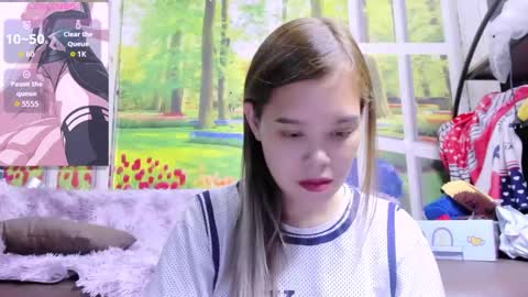 Snapshot of kelly_baby2005 chatting on 11.03.25 Kelly online show from 11.03.25