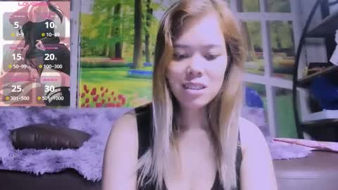 Snapshot of kelly_baby2005 chatting on 11.16.25 Kelly online show from 11.16.25