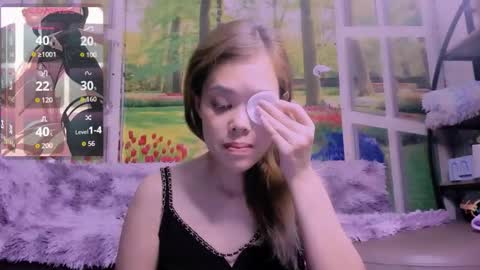 Snapshot of kelly_baby2005 chatting on 12.03.25 Kelly online show from 12.03.25