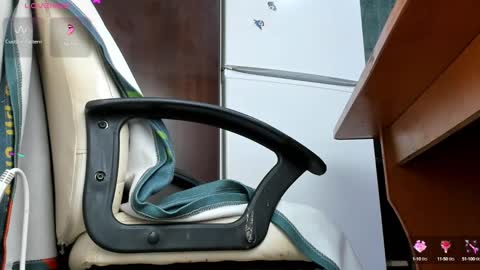 Snapshot of kelly_case18 chatting on 03.11.25 KELLY online show from 03.11.25