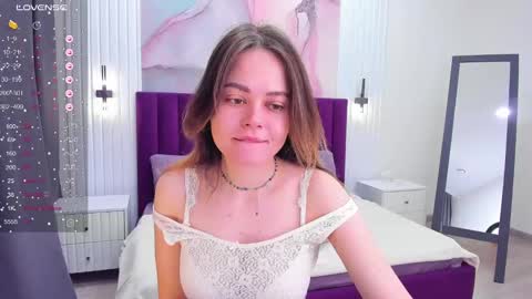 Snapshot of kelly_cuutie chatting on 03.08.25 Kelly online show from 03.08.25