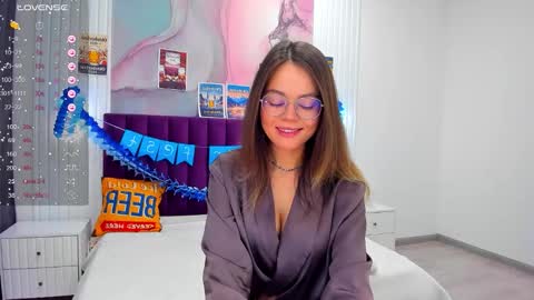 Snapshot of kelly_cuutie chatting on 10.03.25 Kelly online show from 10.03.25