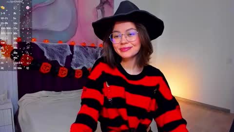 Snapshot of kelly_cuutie chatting on 10.24.25 Kelly online show from 10.24.25