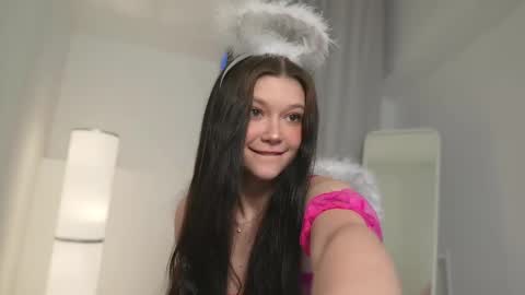  KELLY  online show from 02.14.25