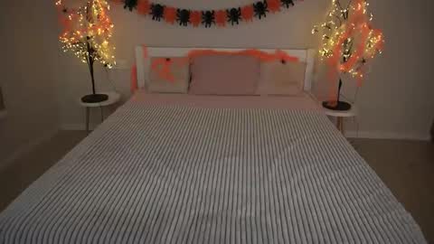 Snapshot of kellybabbe chatting on 10.26.25 Kelly online show from 10.26.25