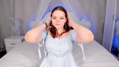 Snapshot of kellyfiery chatting on 11.25.25 Kellyfiery online show from 11.25.25