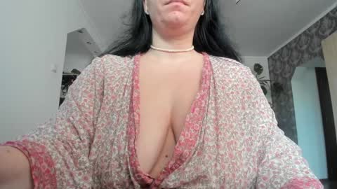 Monday - Friday  08 am - 3 pm GMT 3 online show from 01.31.25