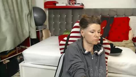Snapshot of kellynumber chatting on 05.15.26 kelly online show from 05.15.26