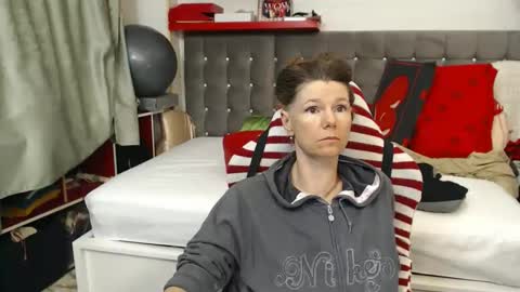 Snapshot of kellynumber chatting on 05.15.26 kelly online show from 05.15.26