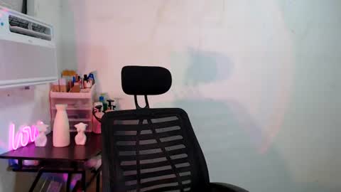 Snapshot of kellys_hot_assxx chatting on 07.25.26 KELLY MCDOLEN online show from 07.25.26