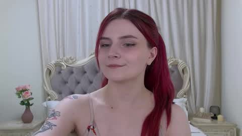 Snapshot of kellystoneys chatting on 09.30.25 Kelly Stoneys online show from 09.30.25