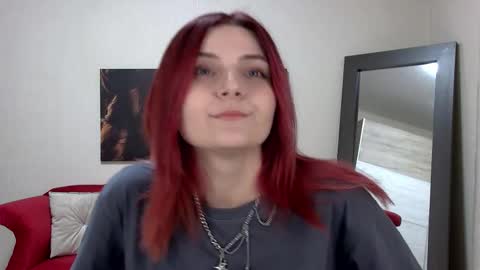 Snapshot of kellystoneys chatting on 10.22.25 Kelly Stoneys online show from 10.22.25