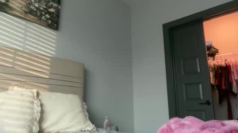 Kelsey Blu online show from 05.04.26