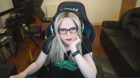 Snapshot of kelseycobalt chatting on 12.21.24 kelseycobalt online show from 12.21.24
