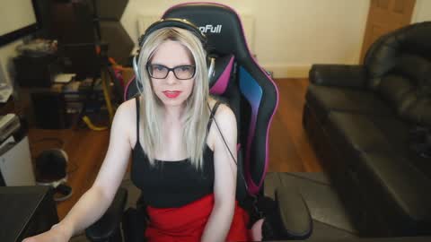 Snapshot of kelseycobalt chatting on 01.01.25 kelseycobalt online show from 01.01.25