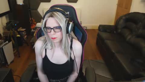 Snapshot of kelseycobalt chatting on 02.18.25 kelseycobalt online show from 02.18.25
