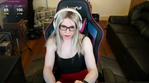 Snapshot of kelseycobalt chatting on 05.27.26 kelseycobalt online show from 05.27.26