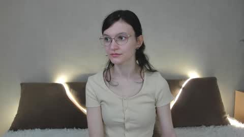 Kelsirabenold online show from 03.24.26