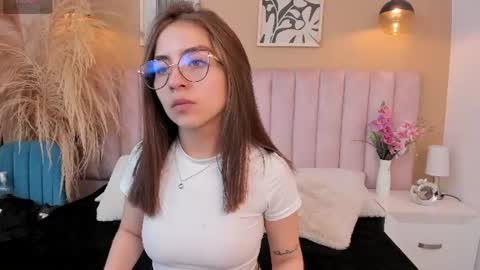Snapshot of kely_morgan chatting on 07.18.26 Kely online show from 07.18.26