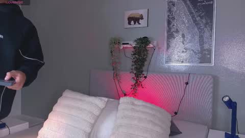 Snapshot of ken_boy_ chatting on 03.16.26 online show from 03.16.26