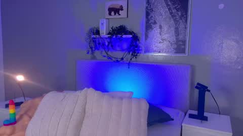   online show from 05.10.26