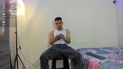 Snapshot of kenan_2601 chatting on 10.28.25 kenan 2601 online show from 10.28.25